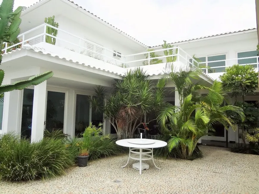 Foto 1 de Casa com 4 Quartos à venda, 750m² em Peró, Cabo Frio