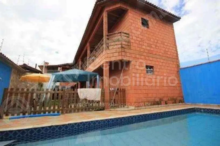 Foto 1 de Casa com 7 Quartos à venda, 200m² em Estancia Sao Jose, Peruíbe