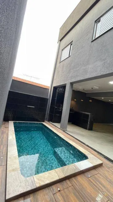 Foto 1 de Sobrado com 3 Quartos à venda, 168m² em Jardim Noêmia, Franca