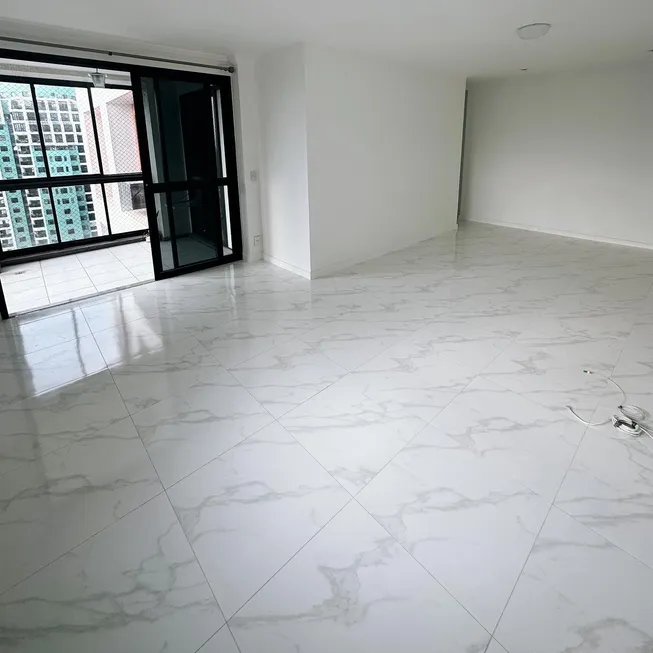 Foto 1 de Apartamento com 3 Quartos para alugar, 114m² em Barra da Tijuca, Rio de Janeiro