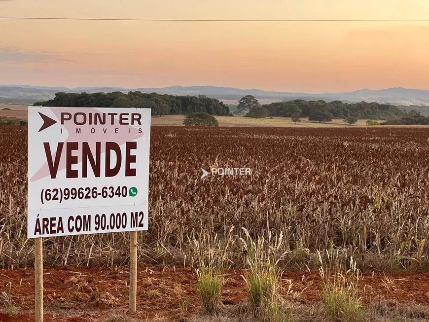 Foto 1 de Lote/Terreno à venda, 90000m² em , Itaberaí