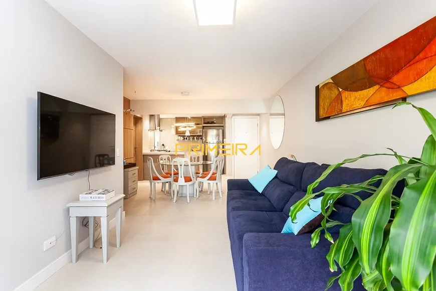 Foto 1 de Apartamento com 2 Quartos à venda, 86m² em Água Verde, Curitiba