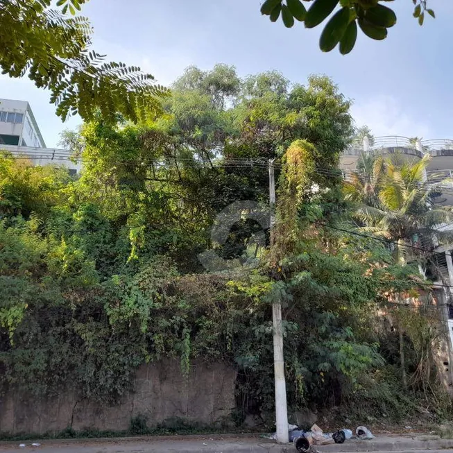 Foto 1 de Lote/Terreno à venda, 450m² em Piratininga, Niterói