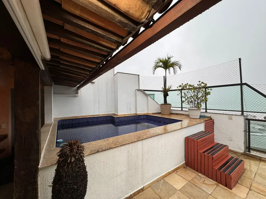 Foto 1 de Apartamento com 4 Quartos para venda ou aluguel, 200m² em Lagoa, Rio de Janeiro