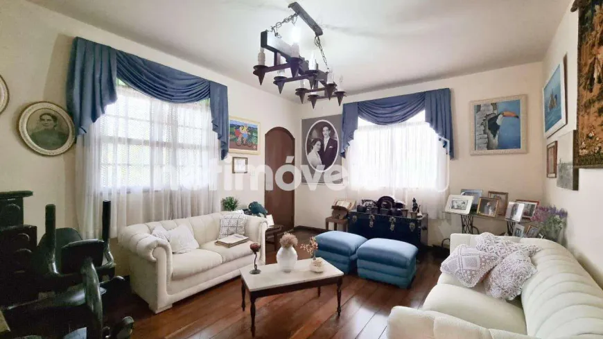 Foto 1 de Casa com 4 Quartos à venda, 293m² em Grajaú, Belo Horizonte