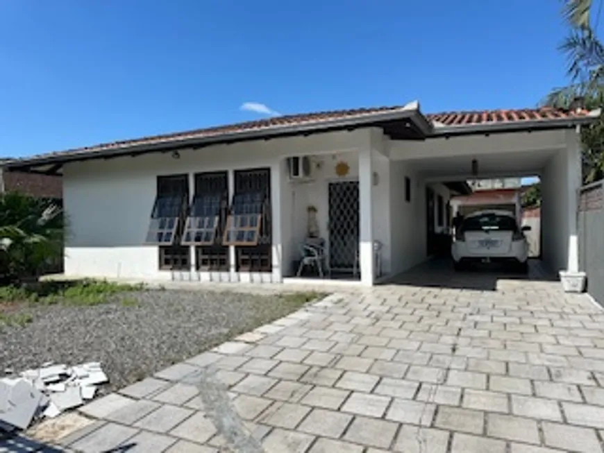 Foto 1 de Casa com 3 Quartos à venda, 132m² em Guanabara, Joinville