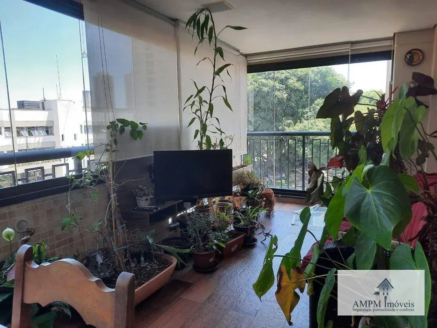 Foto 1 de Apartamento com 4 Quartos para alugar, 160m² em Barra Funda, São Paulo