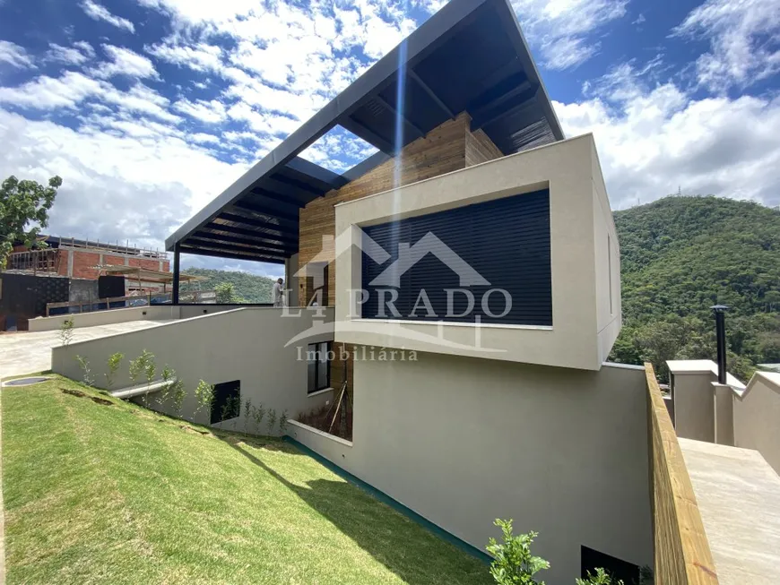 Foto 1 de Casa com 4 Quartos à venda, 487m² em Itaipava, Petrópolis