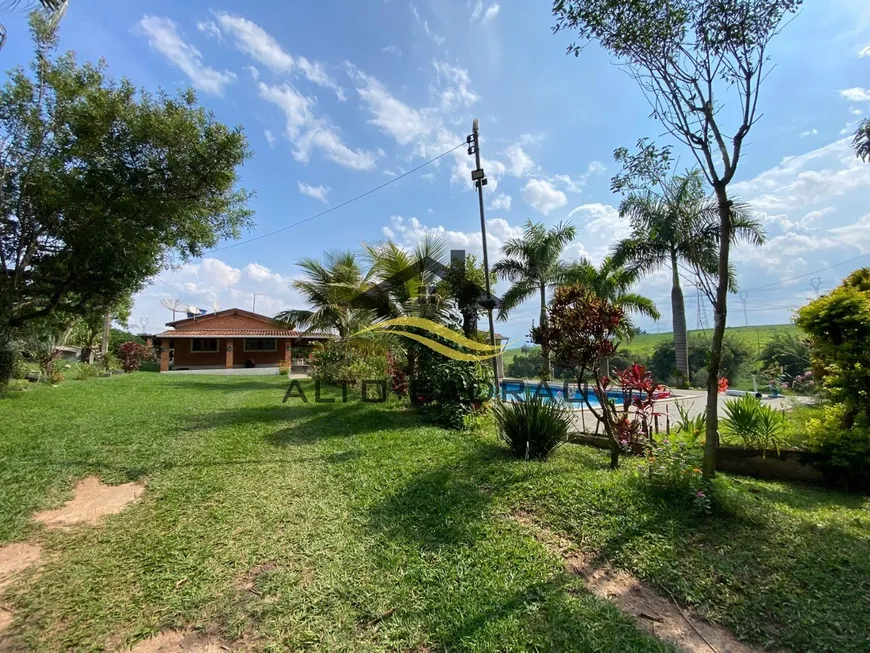 Foto 1 de Fazenda/Sítio com 3 Quartos à venda, 300m² em Area Rural de Engenheiro Coelho, Engenheiro Coelho