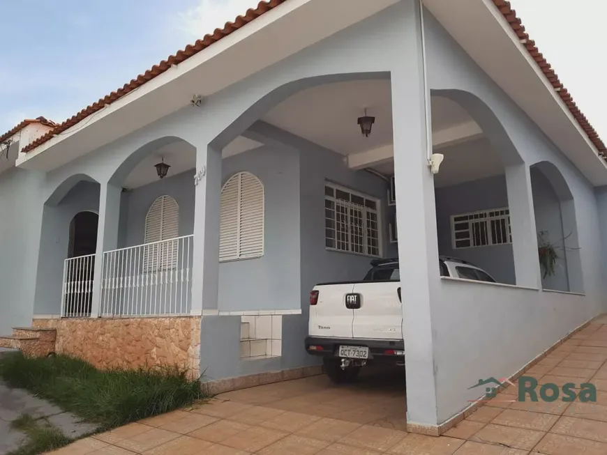 Foto 1 de Casa com 2 Quartos à venda, 195m² em Araés, Cuiabá