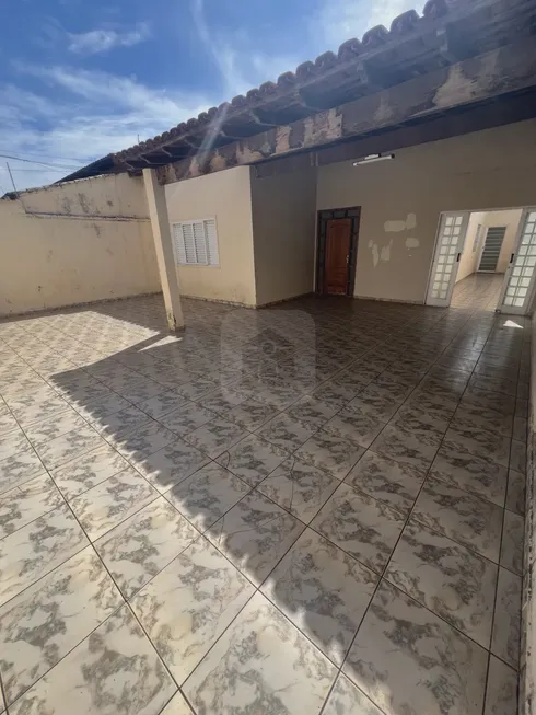 Foto 1 de Casa com 3 Quartos à venda, 97m² em Jardim Patrícia, Uberlândia