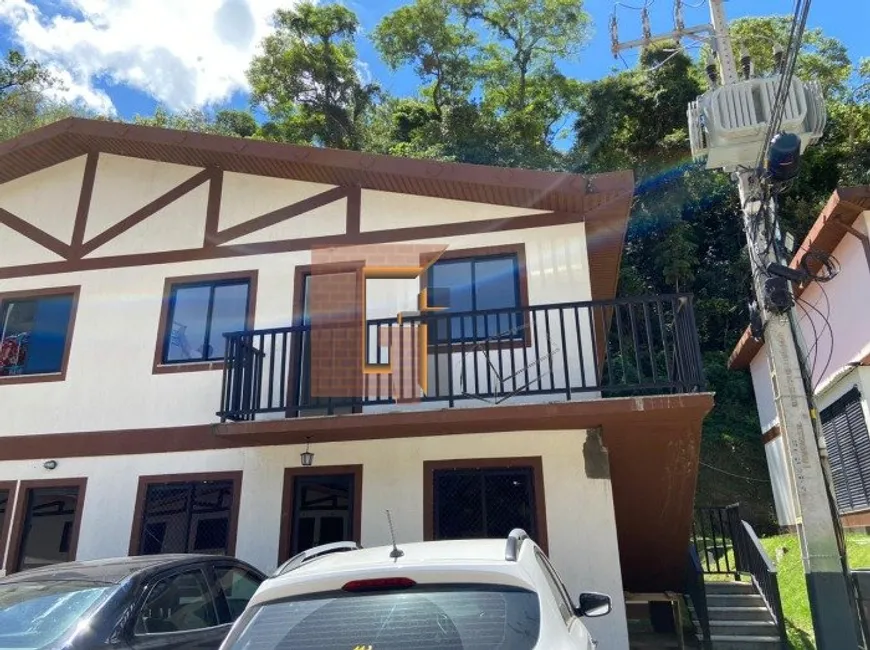 Foto 1 de Apartamento com 3 Quartos à venda, 69m² em Samambaia, Petrópolis