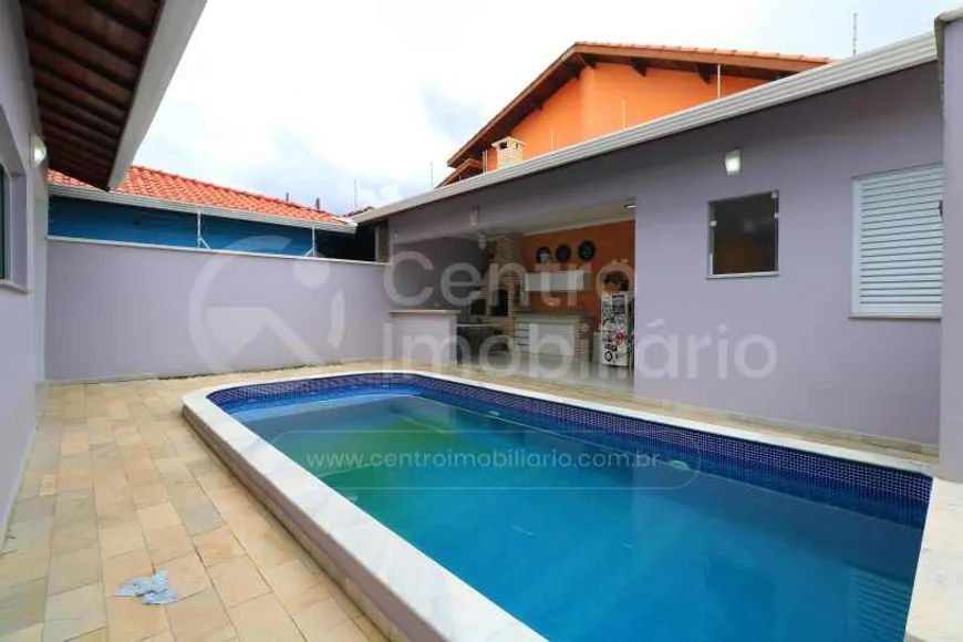 Foto 1 de Casa com 4 Quartos à venda, 230m² em Estancia Sao Jose, Peruíbe