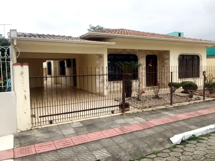 Foto 1 de Casa com 4 Quartos à venda, 154m² em Centro, Balneário Camboriú