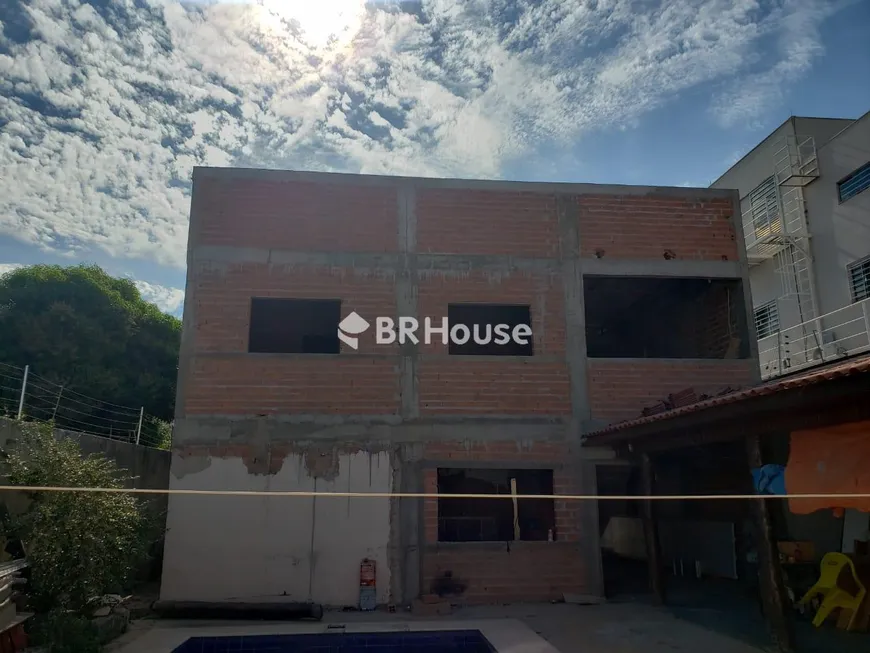 Foto 1 de Prédio Comercial com 5 Quartos à venda, 420m² em Jardim Cuiabá, Cuiabá