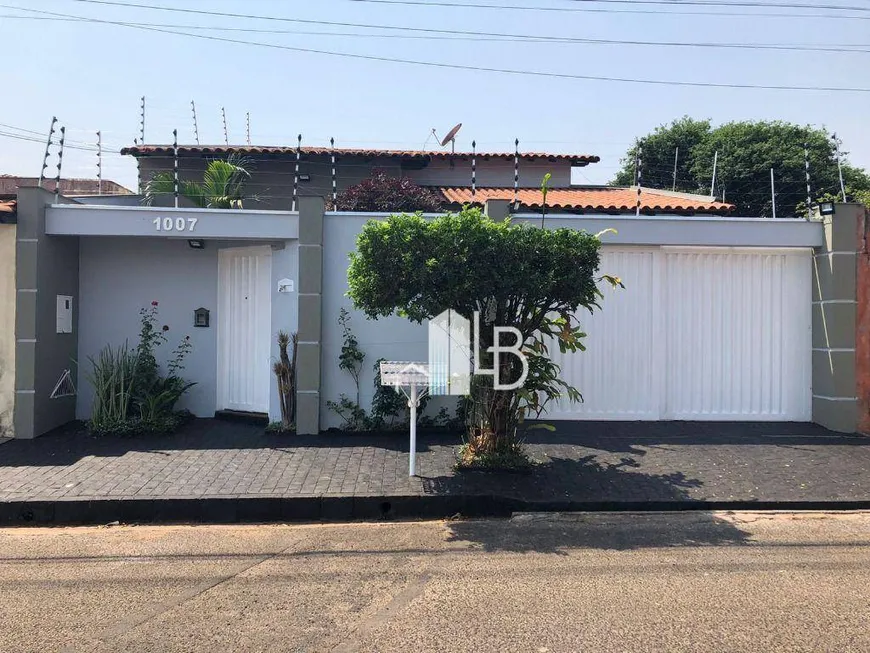 Foto 1 de Casa com 3 Quartos à venda, 160m² em Santa Mônica, Uberlândia
