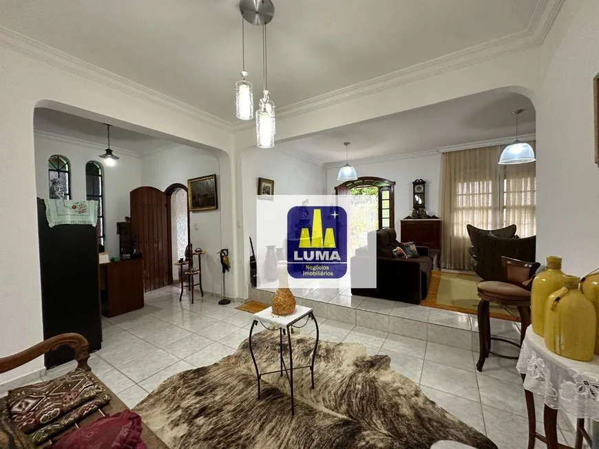 Foto 1 de Casa com 4 Quartos à venda, 199m² em Jaraguá, Belo Horizonte