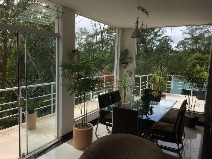 Foto 1 de Casa de Condomínio com 3 Quartos à venda, 240m² em Ipelândia, Suzano