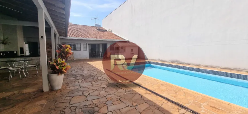 Foto 1 de Casa com 4 Quartos à venda, 320m² em Dom Bosco, Londrina