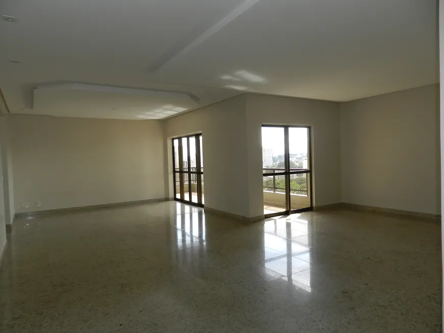 Foto 1 de Apartamento com 4 Quartos à venda, 300m² em Setor Oeste, Goiânia