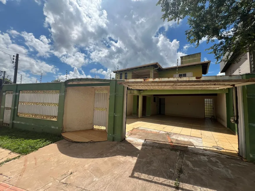 Foto 1 de Sobrado com 5 Quartos à venda, 297m² em Caranda Bosque, Campo Grande