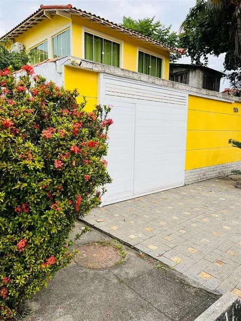 Foto 1 de Sobrado com 4 Quartos à venda, 250m² em Taquara, Rio de Janeiro