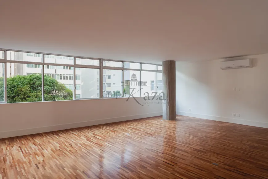 Foto 1 de Apartamento com 3 Quartos à venda, 272m² em Higienópolis, São Paulo