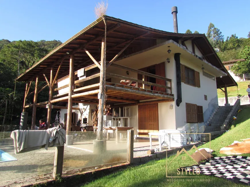 Foto 1 de Fazenda/Sítio com 3 Quartos à venda, 240m² em , Santo Amaro da Imperatriz