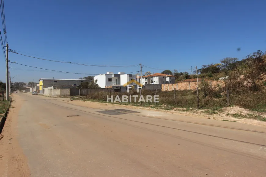 Foto 1 de Lote/Terreno à venda, 362m² em Vila Satelite, Sarzedo