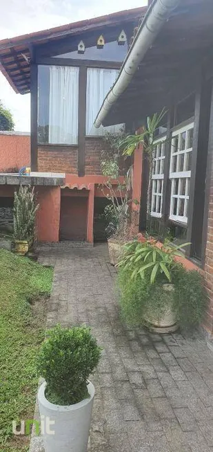 Foto 1 de Casa com 3 Quartos à venda, 350m² em Pendotiba, Niterói