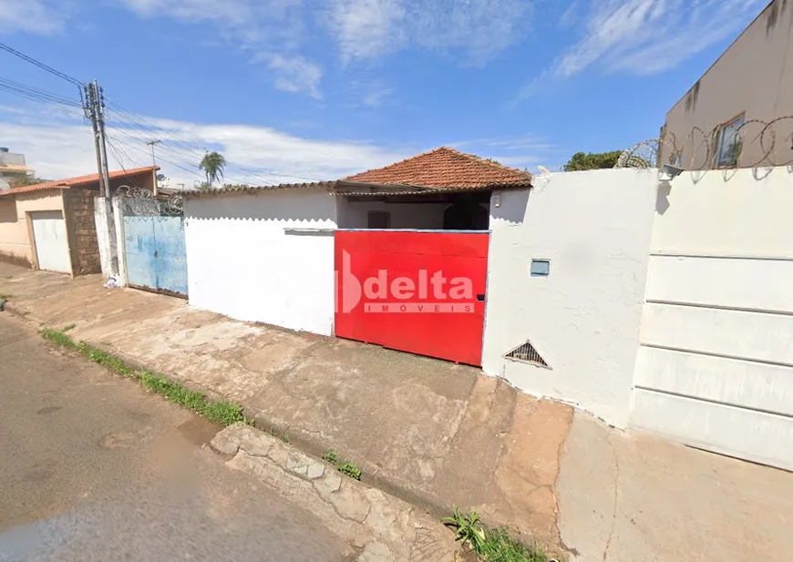 Foto 1 de Lote/Terreno à venda, 343m² em Marta Helena, Uberlândia