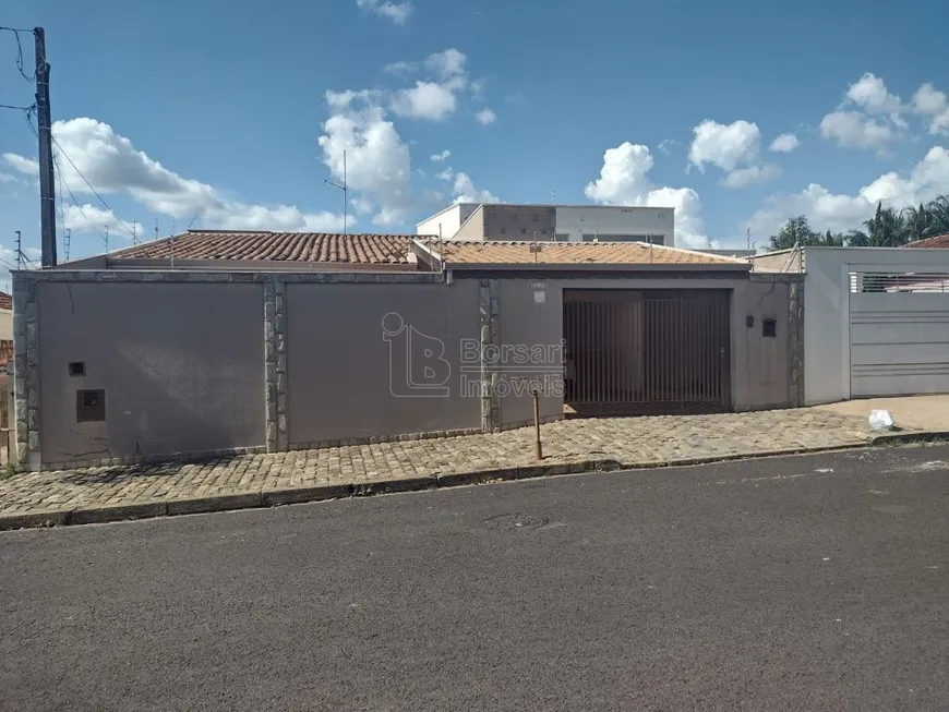 Foto 1 de Casa com 3 Quartos à venda, 215m² em Vila Xavier, Araraquara