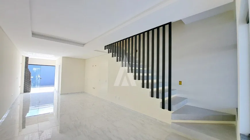 Foto 1 de Casa com 2 Quartos à venda, 110m² em Costa E Silva, Joinville