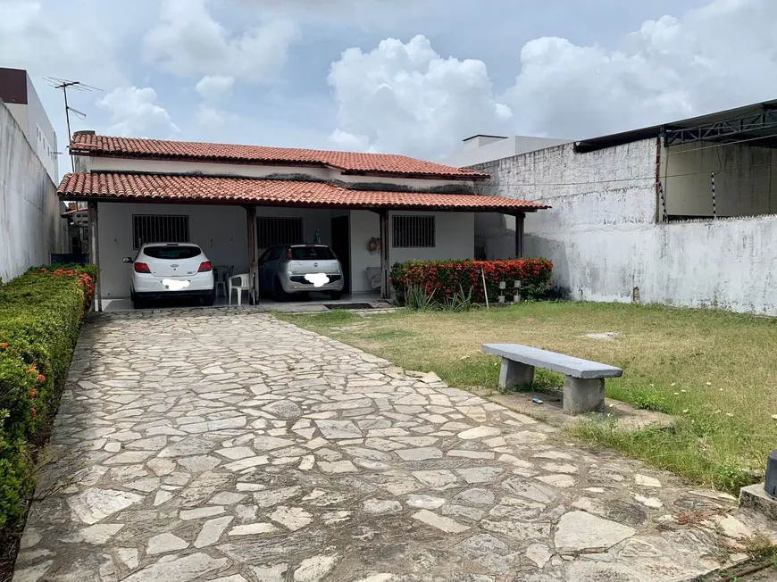 Foto 1 de Casa com 4 Quartos à venda, 390m² em Bessa, João Pessoa