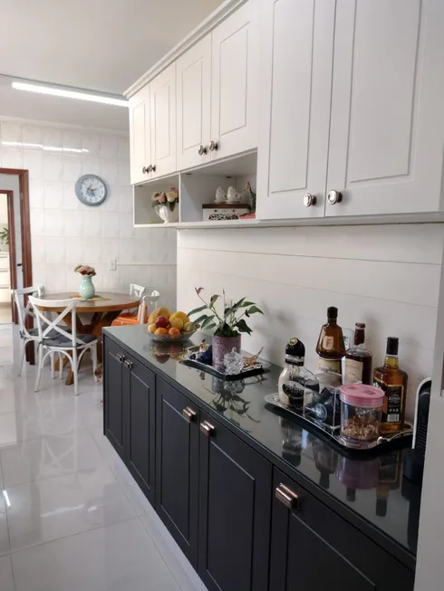 Foto 1 de Apartamento com 4 Quartos à venda, 150m² em Vila Embaré, Valinhos