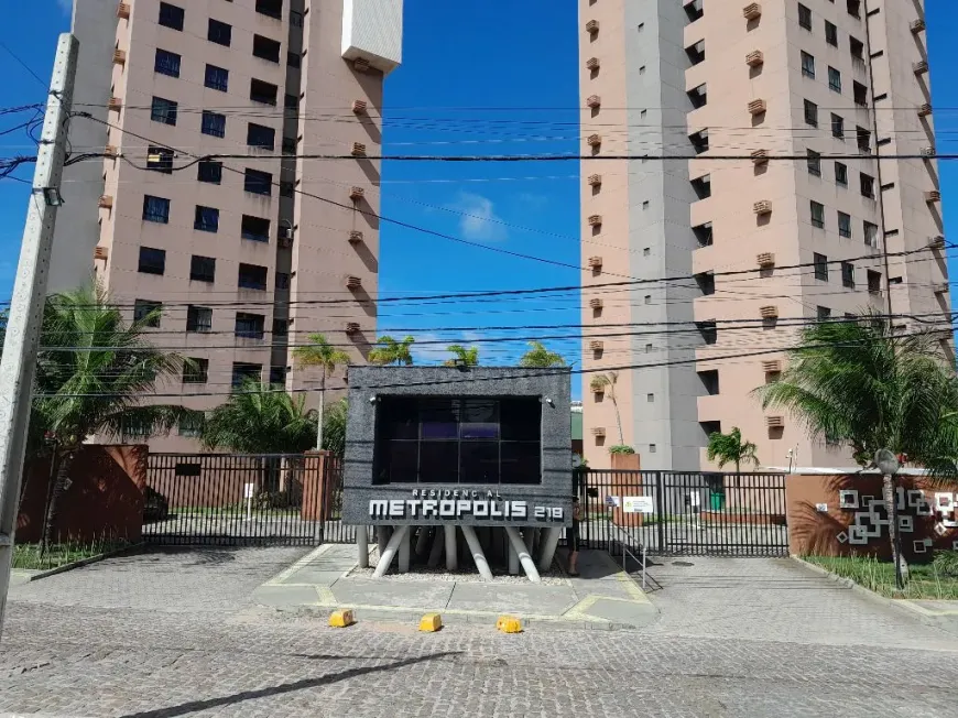 Foto 1 de Apartamento com 2 Quartos para alugar, 58m² em Candelária, Natal