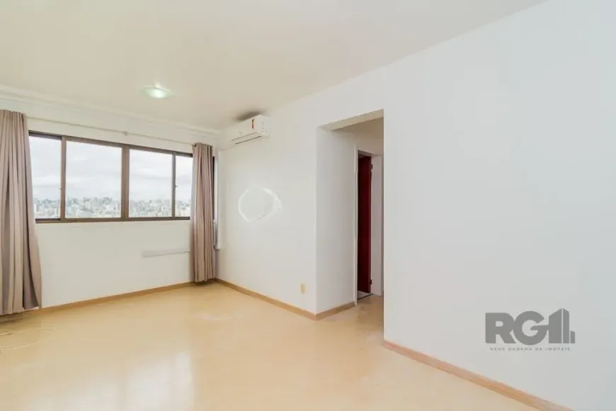 Foto 1 de Apartamento com 2 Quartos à venda, 53m² em Santana, Porto Alegre