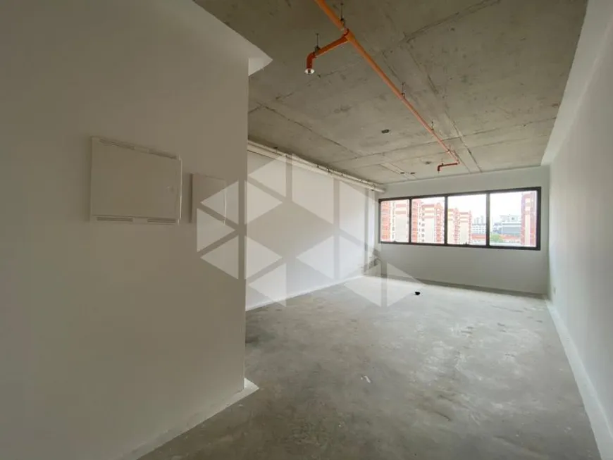 Foto 1 de Sala Comercial para alugar, 40m² em Passo da Areia, Porto Alegre