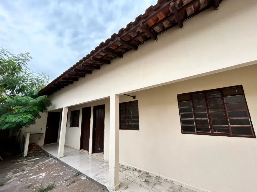 Foto 1 de Casa com 2 Quartos para alugar, 60m² em Santa Rita 1, Londrina