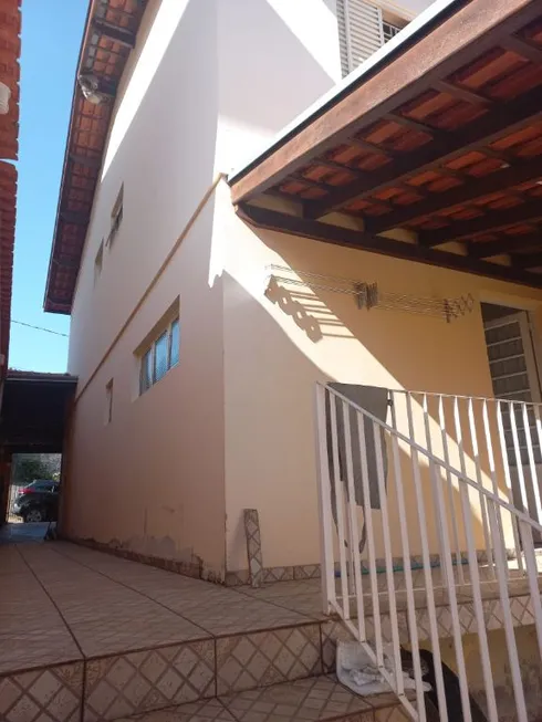 Foto 1 de Casa com 2 Quartos à venda, 82m² em Vila Santo Antonio, São Roque