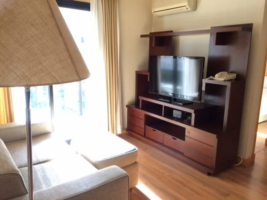 Foto 1 de Flat com 1 Quarto para alugar, 45m² em Moema, São Paulo