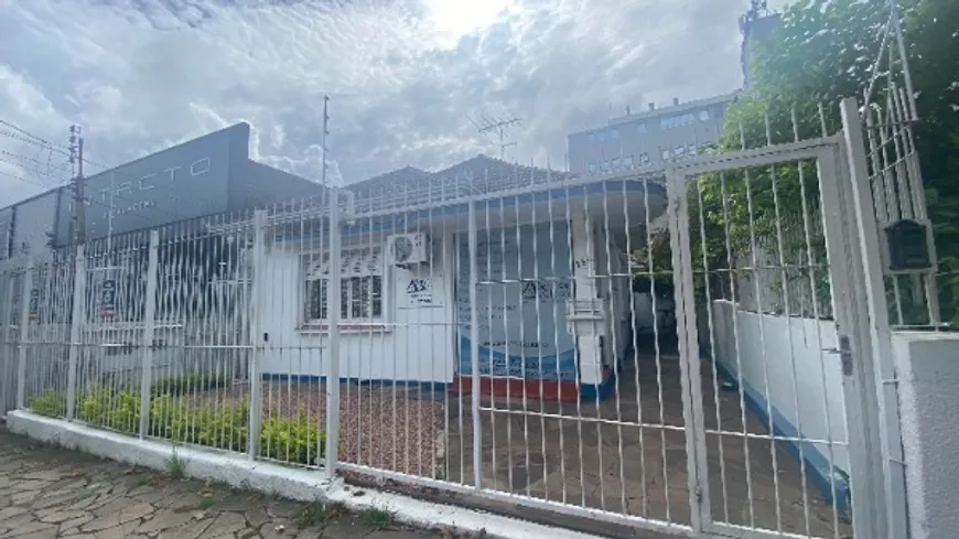 Foto 1 de Casa com 4 Quartos à venda, 128m² em São João, Porto Alegre