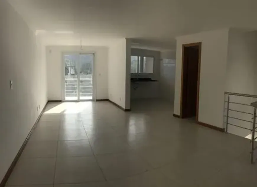 Foto 1 de Casa com 3 Quartos à venda, 145m² em Parque dos Camargos, Barueri