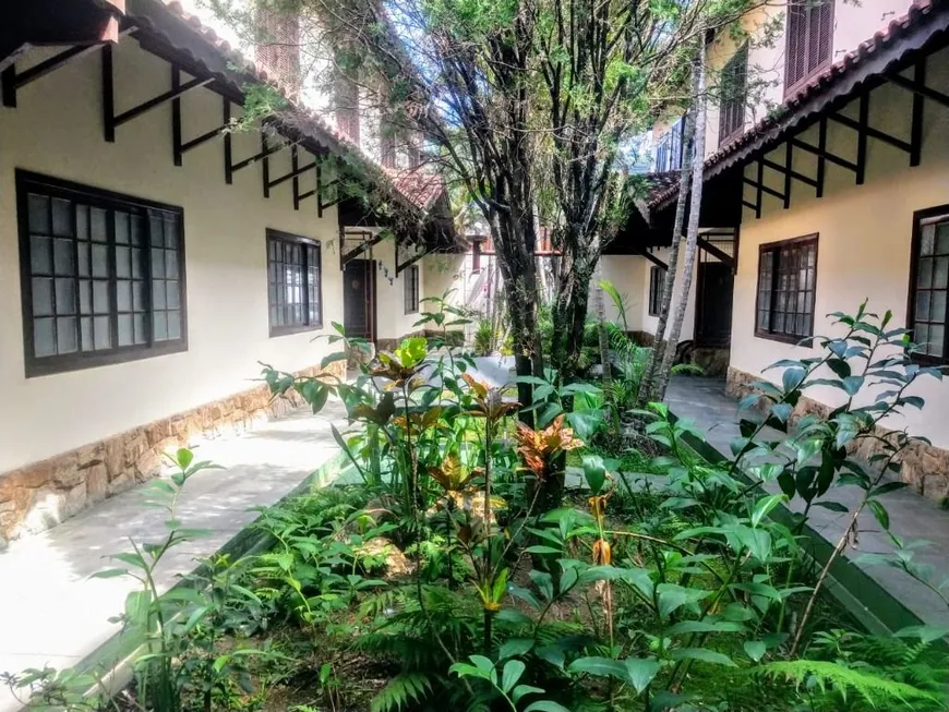 Foto 1 de Casa com 2 Quartos para alugar, 85m² em Martim de Sa, Caraguatatuba