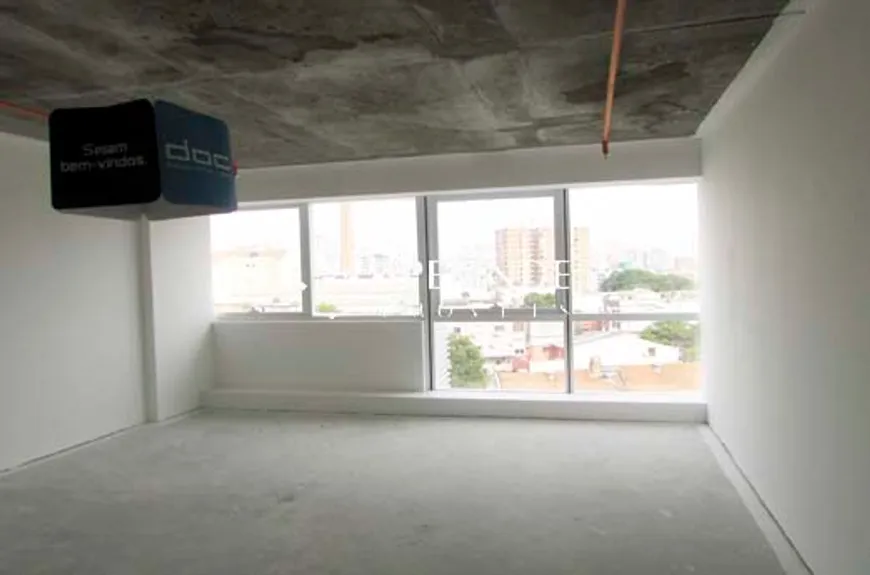 Foto 1 de Sala Comercial para alugar, 37m² em Floresta, Porto Alegre