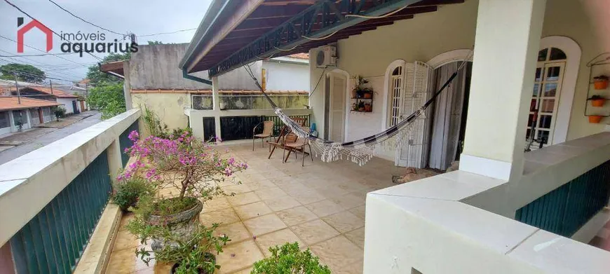 Foto 1 de Casa com 4 Quartos à venda, 230m² em Bosque dos Eucaliptos, São José dos Campos