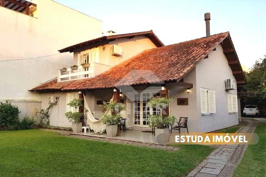 Foto 1 de Casa com 4 Quartos à venda, 268m² em Ipanema, Porto Alegre