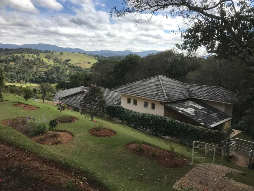 Foto 1 de Fazenda/Sítio com 4 Quartos à venda, 350m² em Canjicas, Arujá