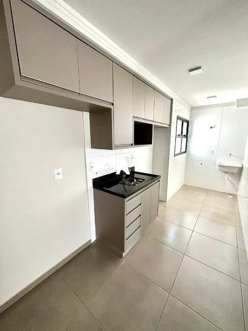 Foto 1 de Apartamento com 3 Quartos à venda, 68m² em Jardim Veneza, Uberlândia