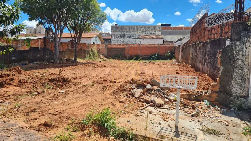 Foto 1 de Lote/Terreno à venda, 275m² em Jardim Cruzeiro do Sul, Bauru